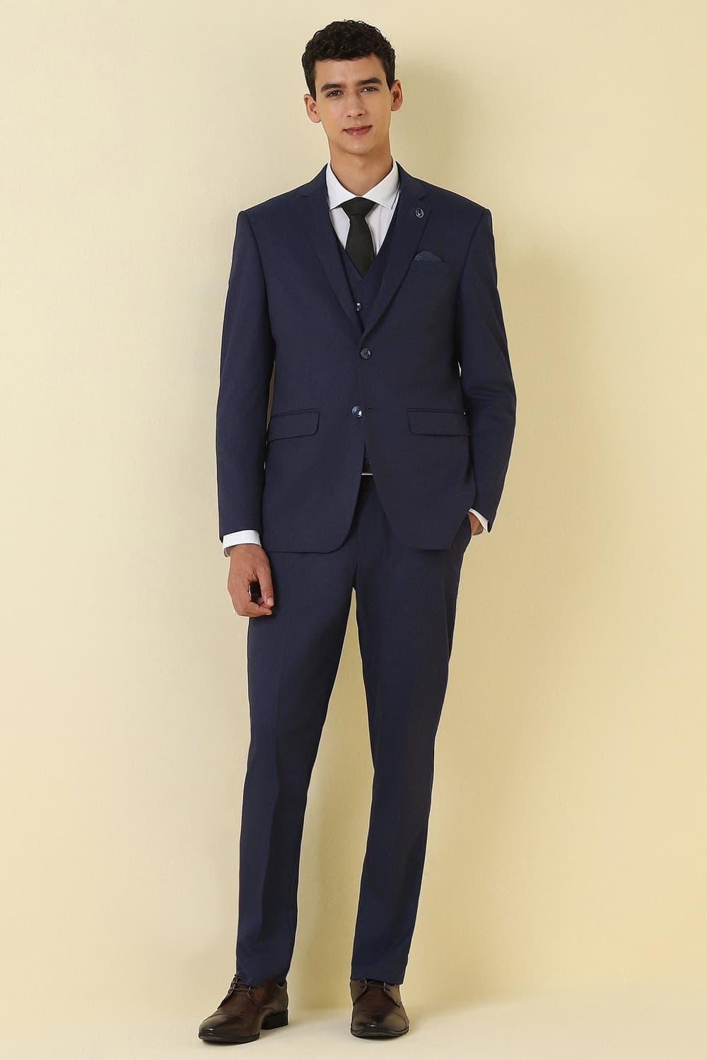 Men Navy Solid Formal Three Piece Suit