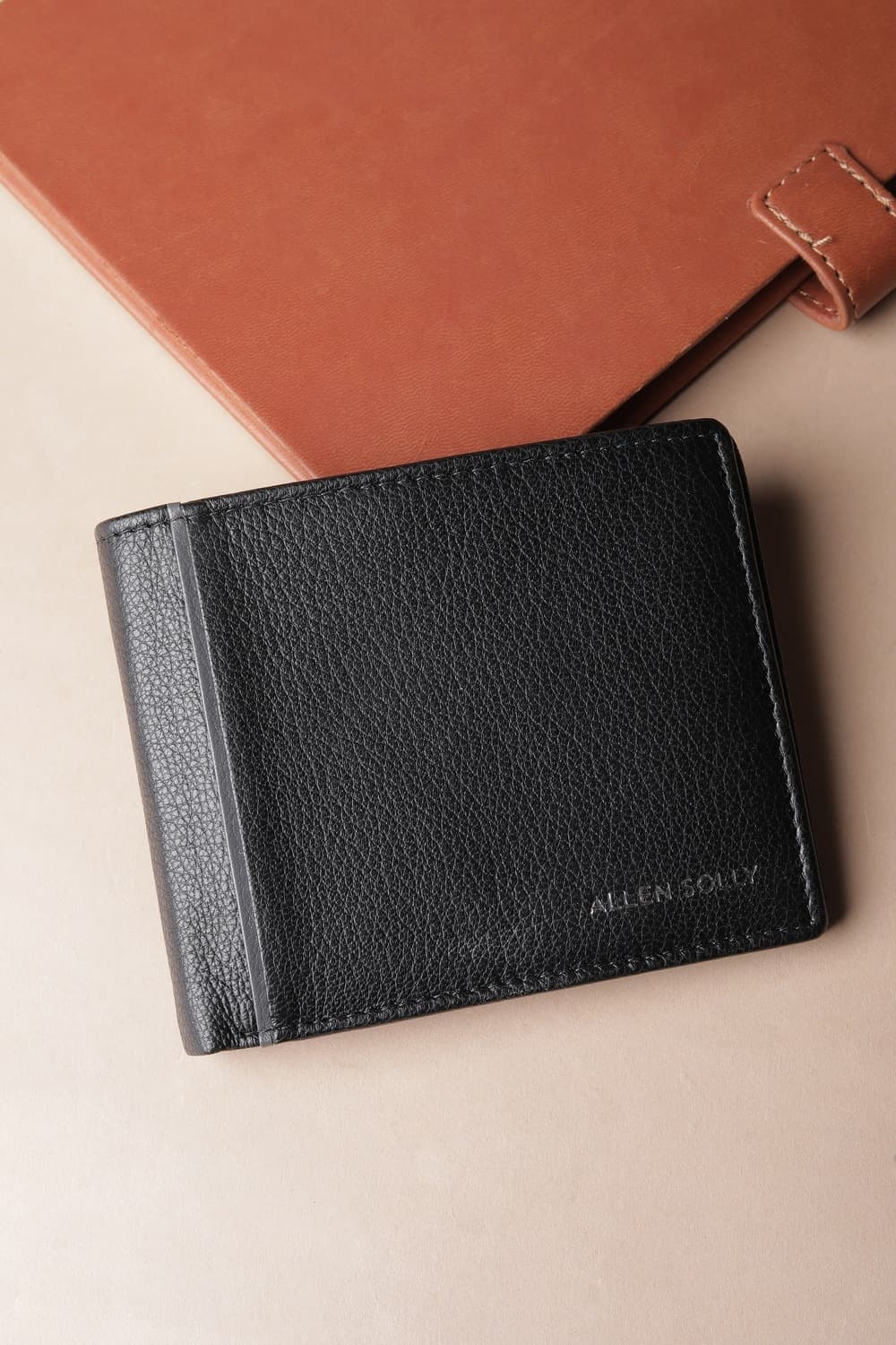 Men Black Textured Leather Wallet