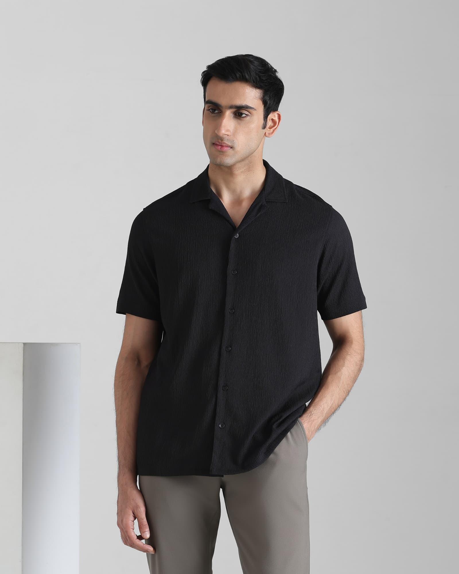 Black Textured Plain Relaxed Fit Casual Shirt