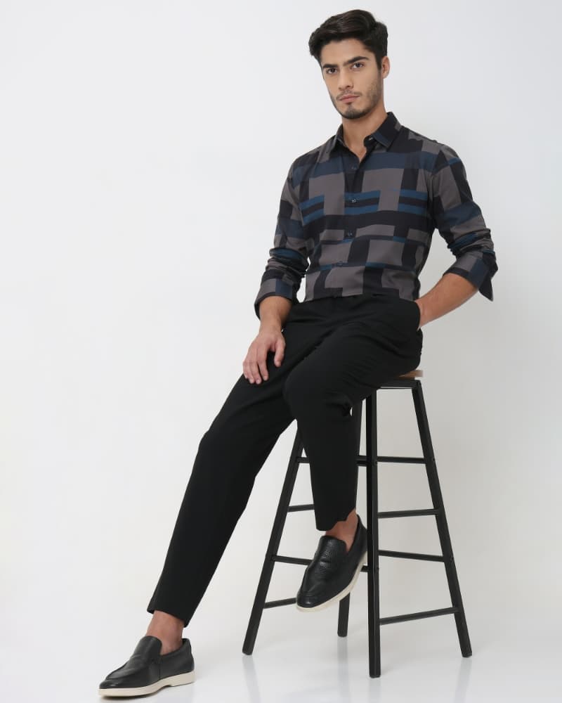 Black Relaxed Tapered Fit Single Pleated Pants